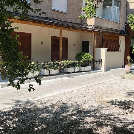 Pietro Guesthouse 3 Tirana Exterior photo